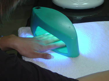 Cure the builder gel under UV Lamp for 3 minutes.